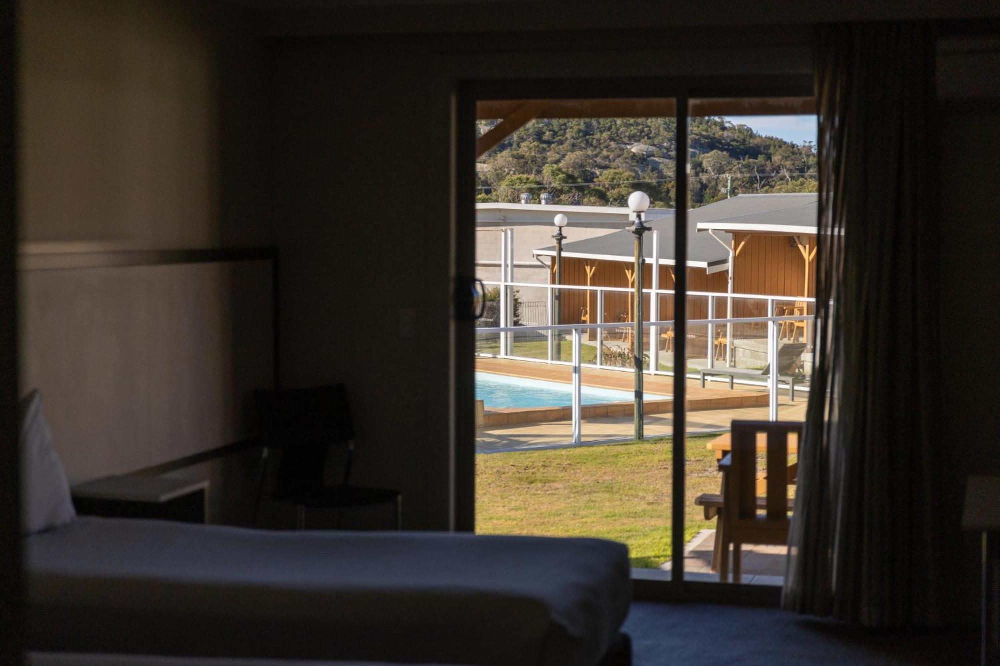 Beachfront Bicheno Exterior photo